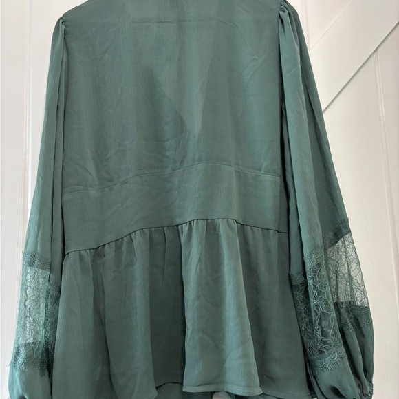 Torrid Flowy Feminine Boho Puff Sleeve Peasant Sage Green Long Sleeve Top 1X - Picture 4 of 9
